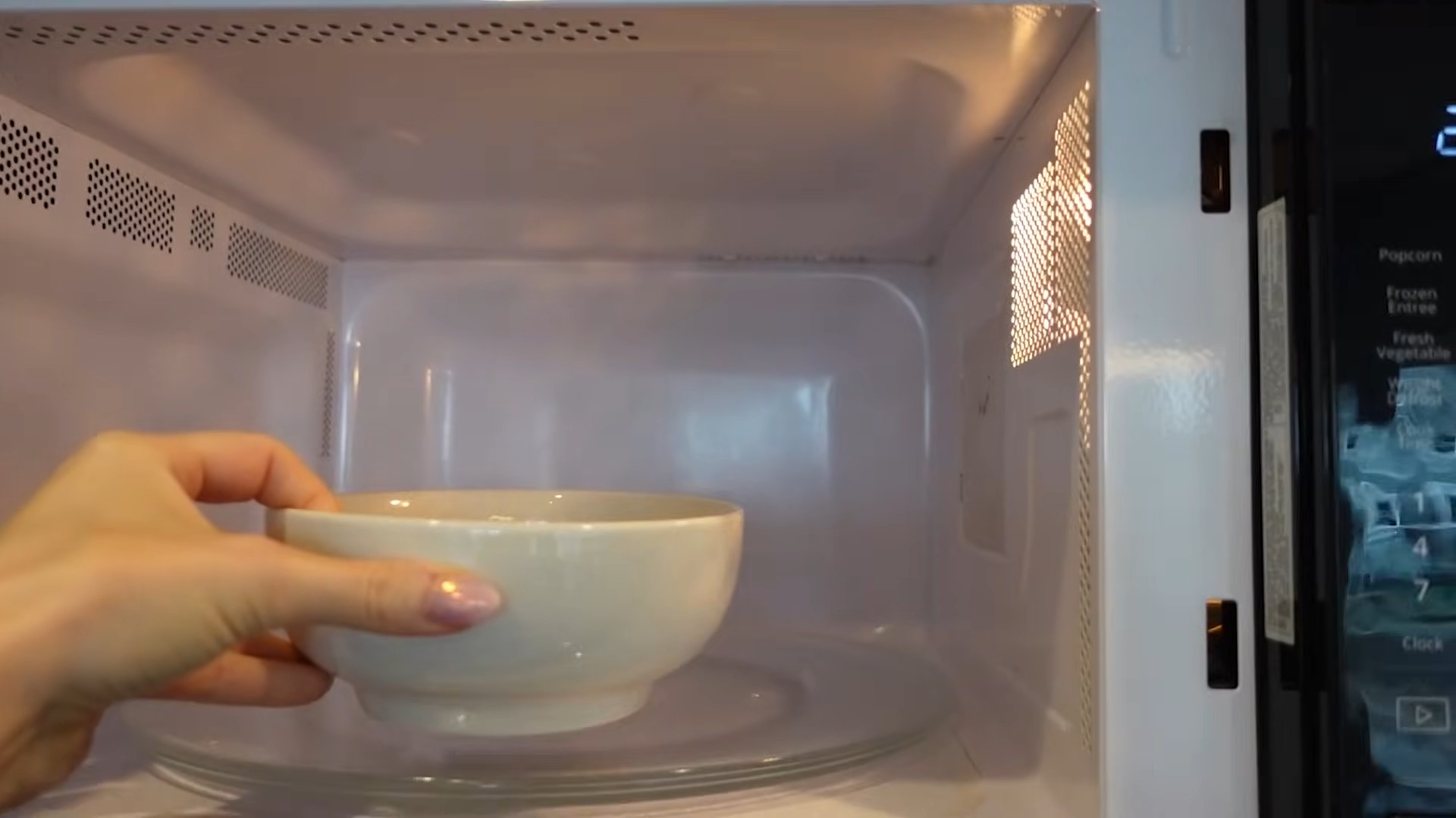 Microwave cleaning vinegar hack