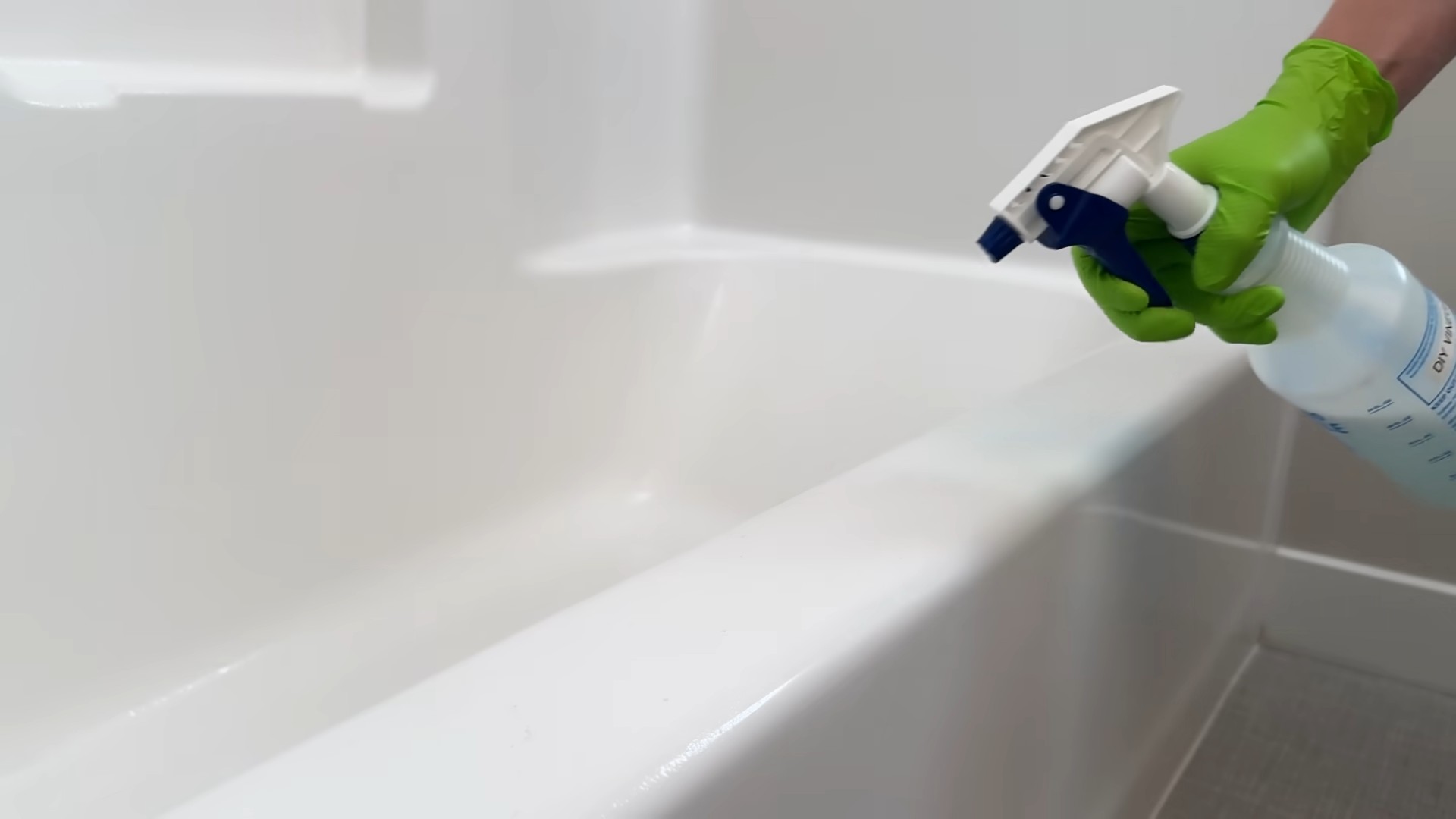 Clean Shower Tubs Fast